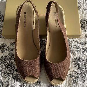 Naturalized Peep-Toe